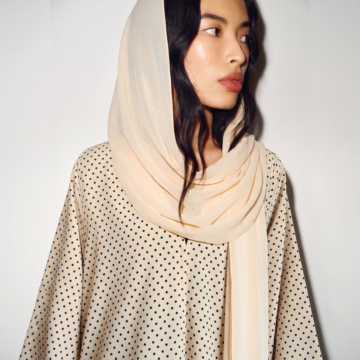 Sand Dot Abaya