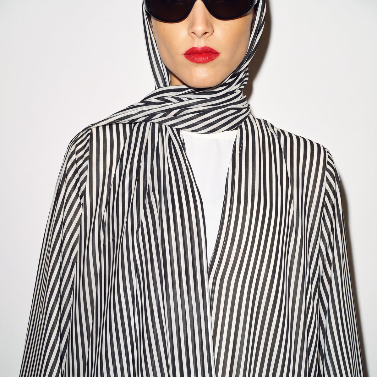 Louvre Line Abaya