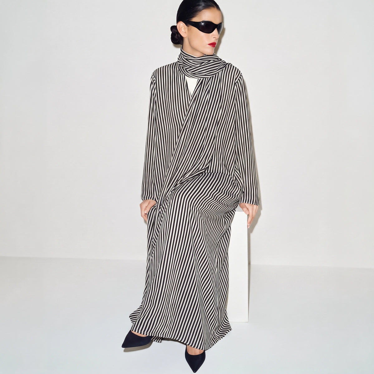 Louvre Line Abaya